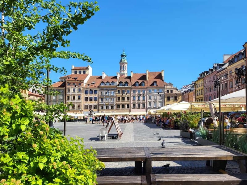 Warsaw Old Town UNESCO HERITAGE walking tour in English - The history is broad, but the subject matter is serious