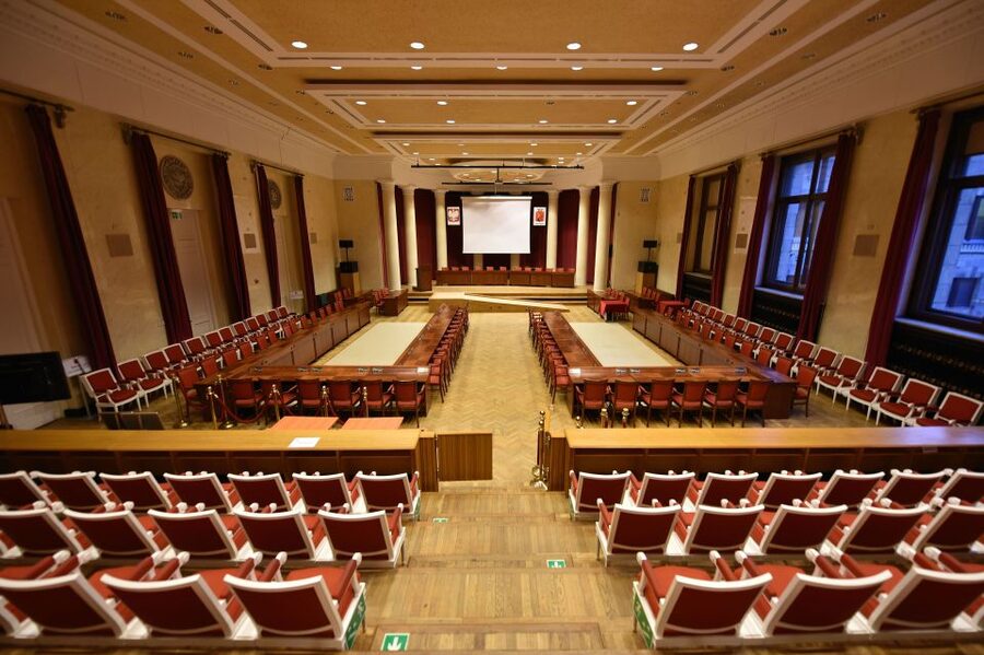 Warsaw: Palace of Culture & Warsaw City Center Private Tour - Should you book the Palace of Culture private tour?