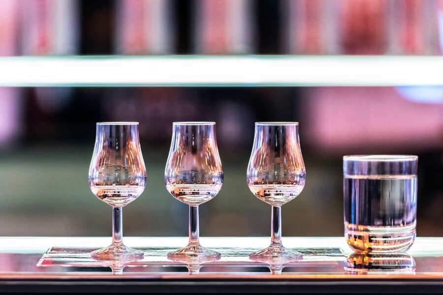 Warsaw: Praga District Tour with Vodka Museum and Tasting - Why Praga feels unlike central Warsaw