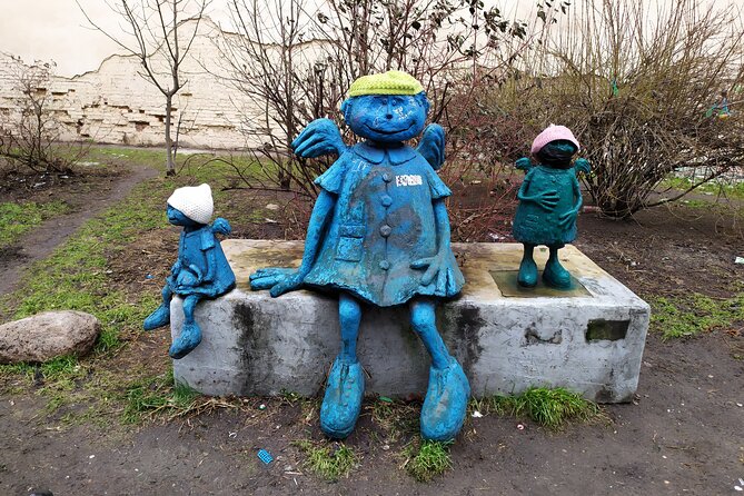 Warsaw Praga Guided Historical Walking Tour - What the guide adds to the experience