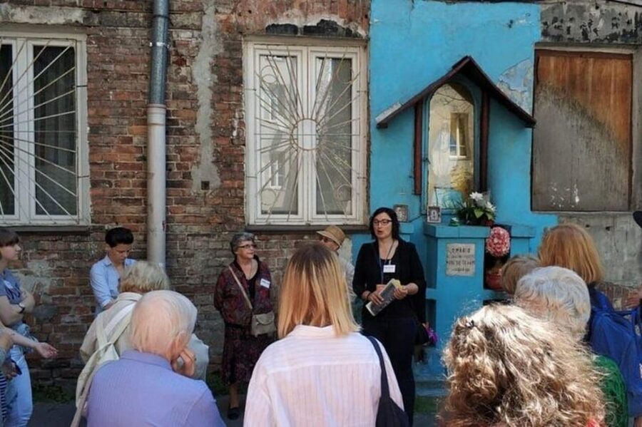 Warsaw Praga -- where modern, traditional, and bohemian meet - Warsaw Fight Club murals and the art of reading a street