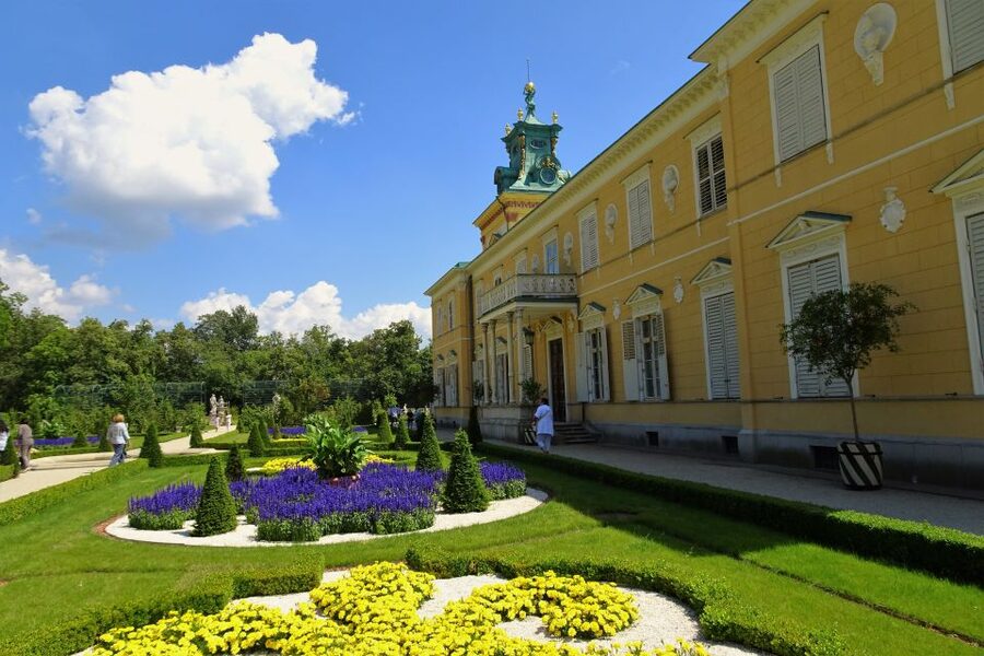Warsaw: Skip-the-Line Wilanow Palace & Gardens Private Tour - Inside the royal apartments and White Hall