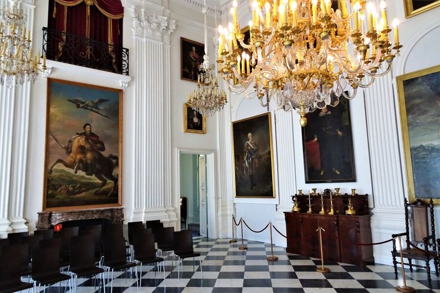 Warsaw: Skip-the-Line Wilanow Palace & Gardens Private Tour - Is $145 per person good value?