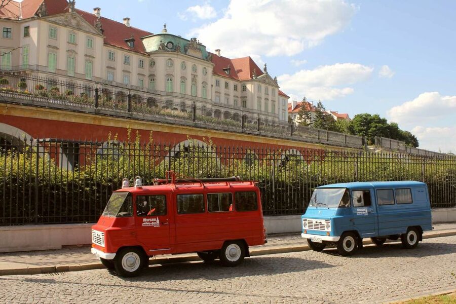 Warsaw: the Best of the City Private Tour by Retro Minibus - St. John’s Archcathedral and the market square