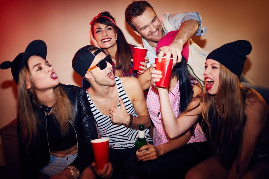 Warsaw: The Original Pub Crawl - Dress, age, and what to bring