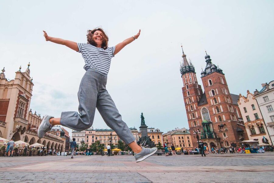Warsaw to Auschwitz and Krakow Old Town Full-Day Trip by Car - Choosing between 11 hours and 15 hours