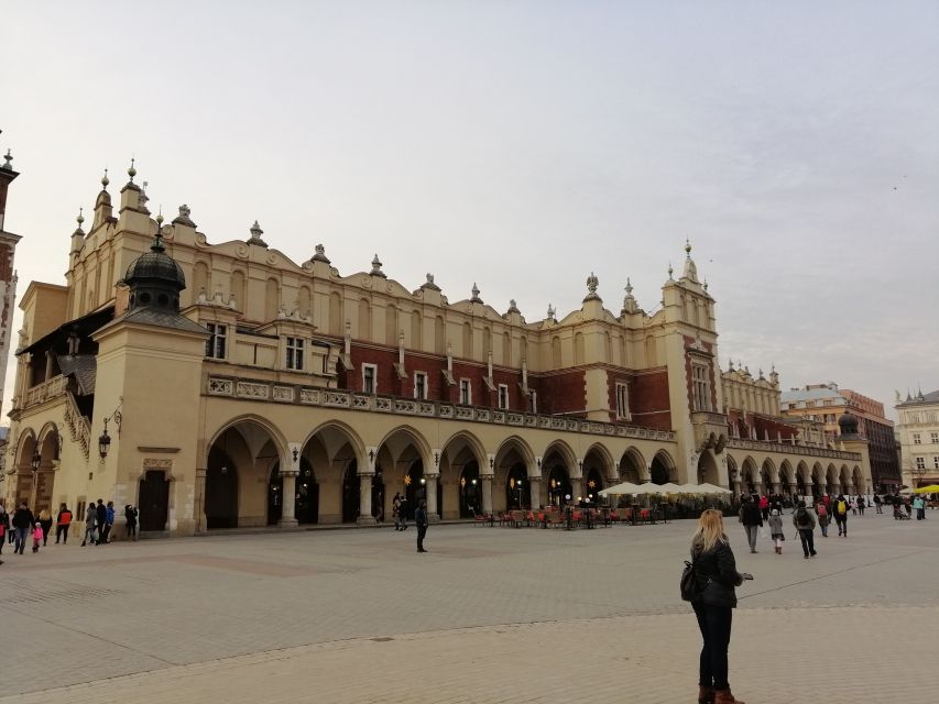 Warsaw: Tour to Krakow and Auschwitz by Train with Pickup - Entering Auschwitz I