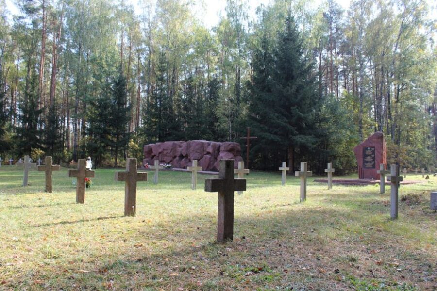 Warsaw: Treblinka Heartbreaking Concentration Camp Tour - Why Treblinka Feels Different From a Museum Visit