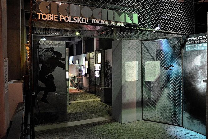 Warsaw Uprising Museum (1944) + POLIN Museum : SMALL GROUP /inc. Pick-up/ - How to use four hours well