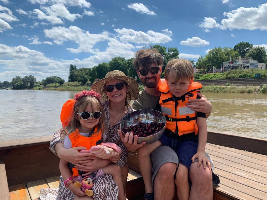 Warsaw: Vistula Cruise - From the Mermaid Monument to the Copernicus Science Center