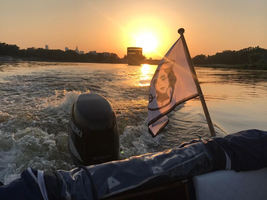 Warsaw: Vistula River Sunset Cruise with Welcome Drink - Passing the Copernicus Science Center