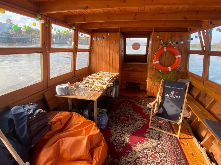 Warsaw: Vistula River Sunset Cruise with Welcome Drink - The Museum of Modern Art and the city waterfront