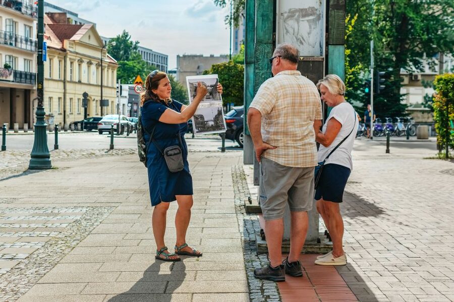 Warsaw: Warsaw Ghetto Private Walking Tour with Hotel Pickup - What the private format adds
