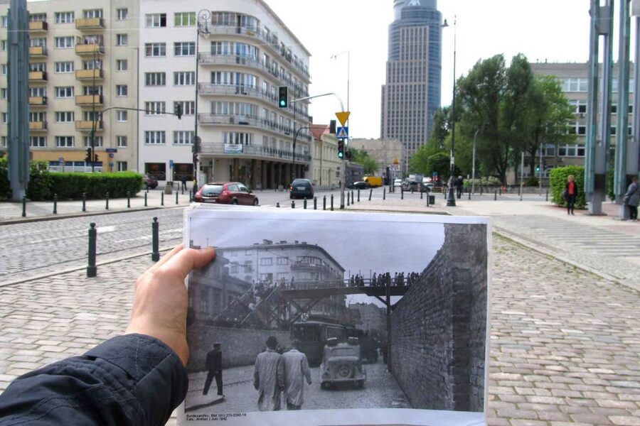 Warsaw: WWII Private Tour by Retro Minibus with Hotel Pickup - Soviet repression and the Monument to the Fallen and Murdered in the East