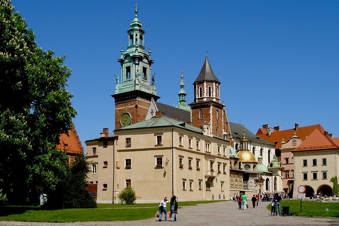 Wawel Castle and Cathedral Guided Walking Tour in Kraków - Wawel Cathedral, the bell, and the royal crypts