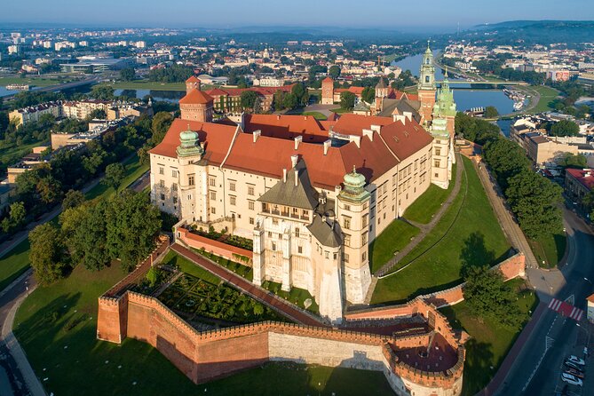 Wawel Castle and Cathedral with St Mary Basilica tour - Key points before you book