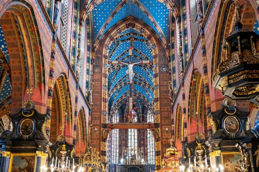 Wawel Castle, Old Town with St. Mary's Church Guided Tour - Who should book this experience