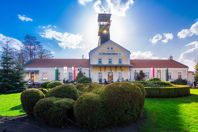 Wieliczka Salt Mine: 4-Hour Guided Tour from Krakow - Walking down through 800 steps