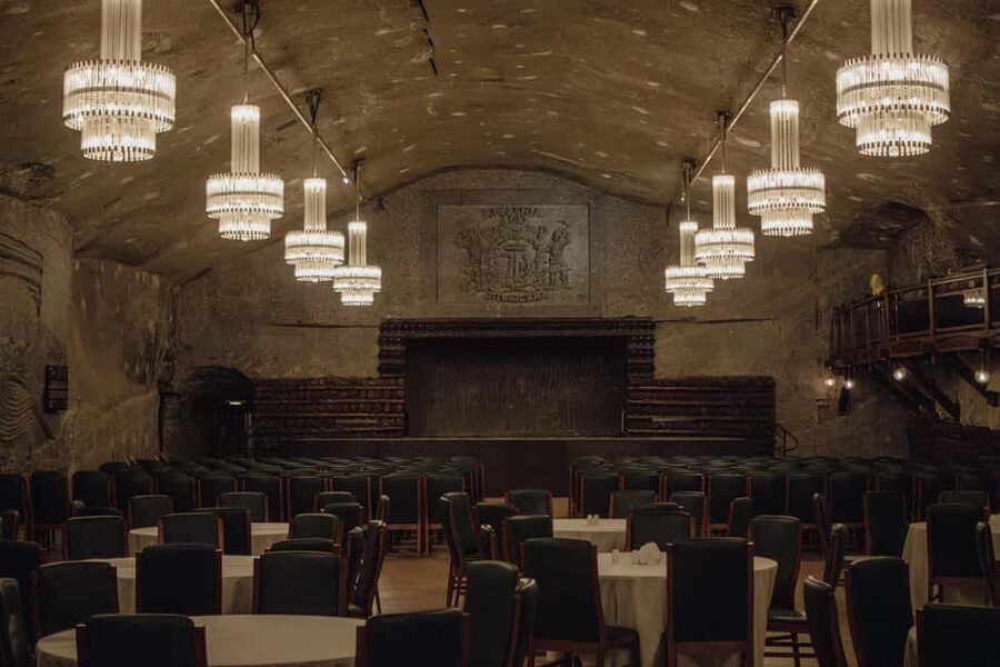Wieliczka Salt Mine: Guided Tour Fast-Track Ticket - Salt sculptures and the underground churches