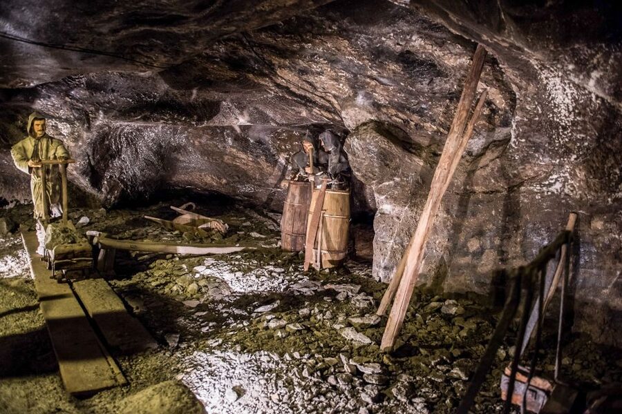 Wieliczka Salt Mine Tour Including Hotel Pick-Up - From Kraków to the mine in about 30 minutes