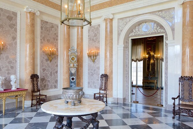 Wilanów Royal Palace + Polish Vodka Museum: SMALL GROUP /inc. Pick-up/ - Wilanów Palace and the world of Jan III Sobieski