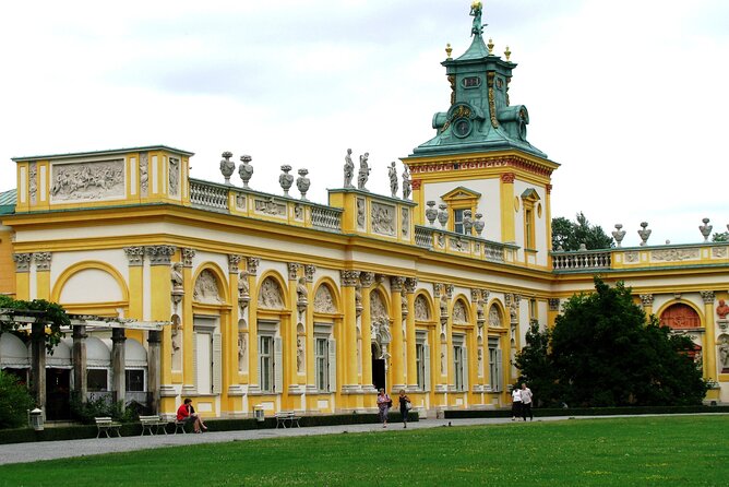 Wilanów Royal Palace + Polish Vodka Museum: SMALL GROUP /inc. Pick-up/ - Koneser Polish Vodka Museum: history with a tasting