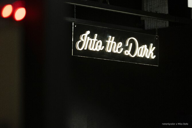WOMAI Cracow - Into the darkness experience - Moving through everyday tasks without sight