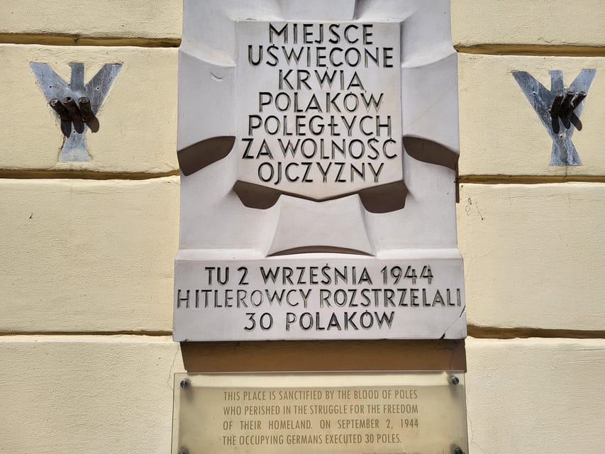 World War 2 in Warsaw walking tour in English - The guides make or break the experience