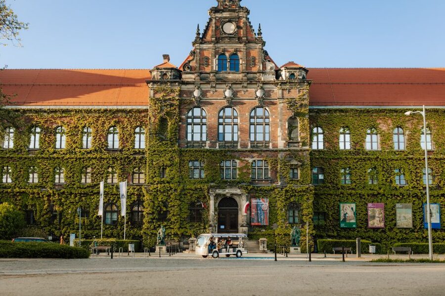 Wroclaw: 2-Hour Private Guided Tour by Electric Car - Key points at a glance