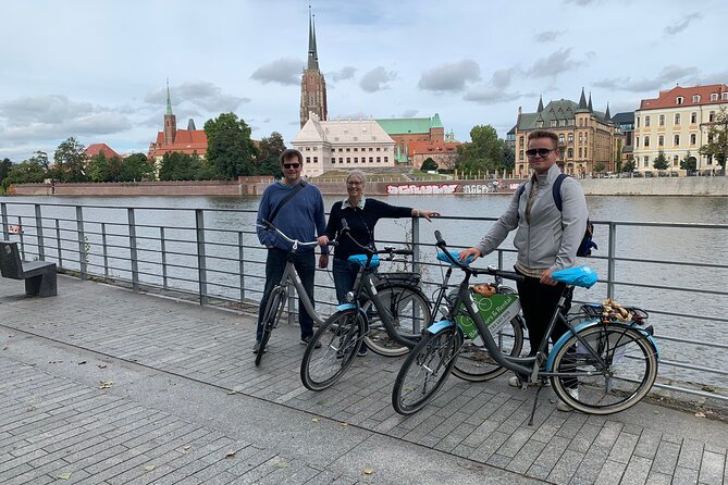 Wroclaw: 3-Hour Bike Tour in English - Why a bike is useful in Wroclaw