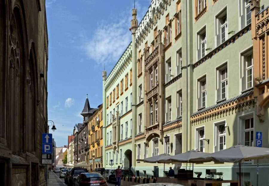 Wrocław: Boat Cruise with licensed guide only for your group - Reaching Przystań Kardynalska