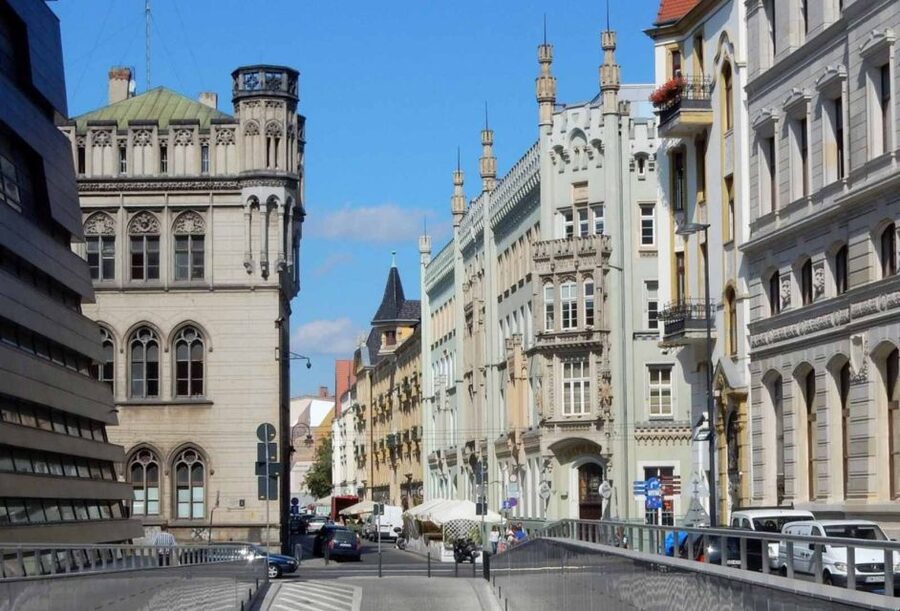 Wrocław: Boat Cruise with licensed guide only for your group - What the guide adds