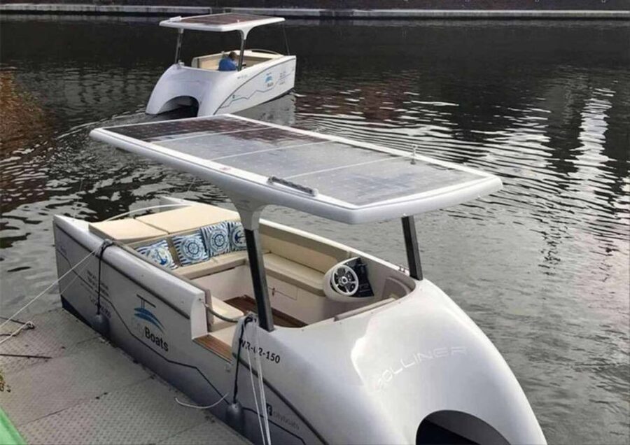 Wroclaw: City Walk and Cruise by Luxury Solar Catamaran - The Market Square and the story of the students