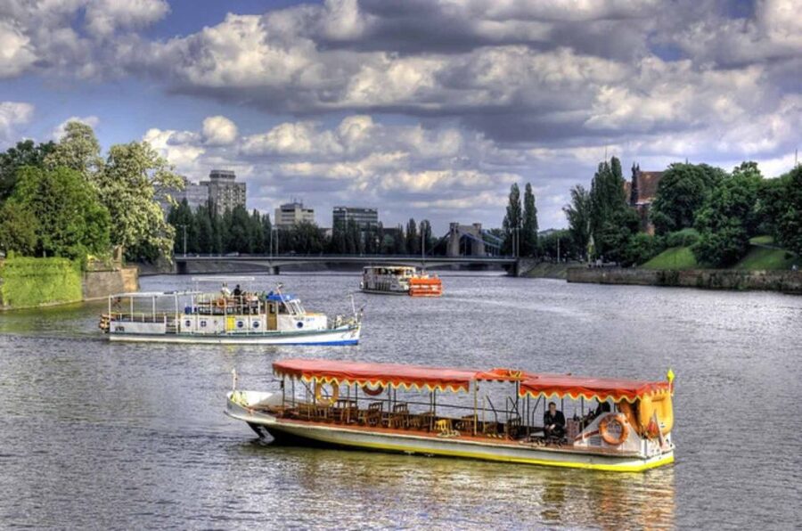 Wrocław: city walk with a professional guide and cruise - St. Elizabeth’s Church and the Engler organ