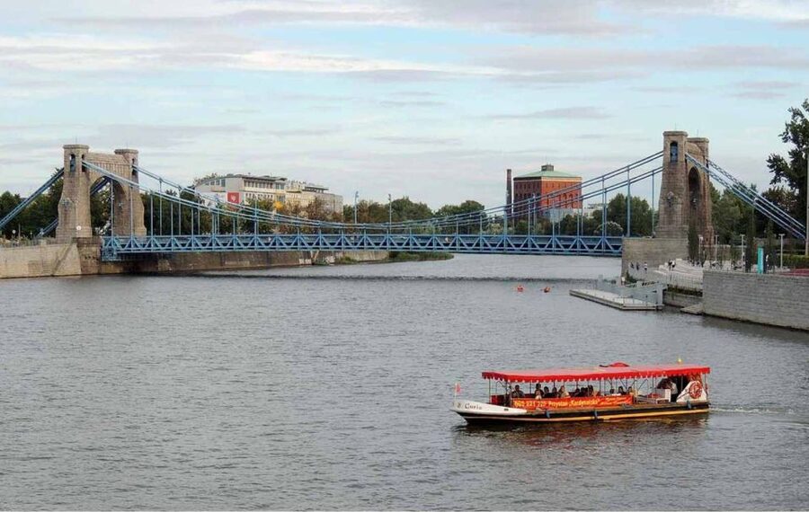 Wrocław: city walk with a professional guide and cruise - The 50-minute gondola view of Wrocław