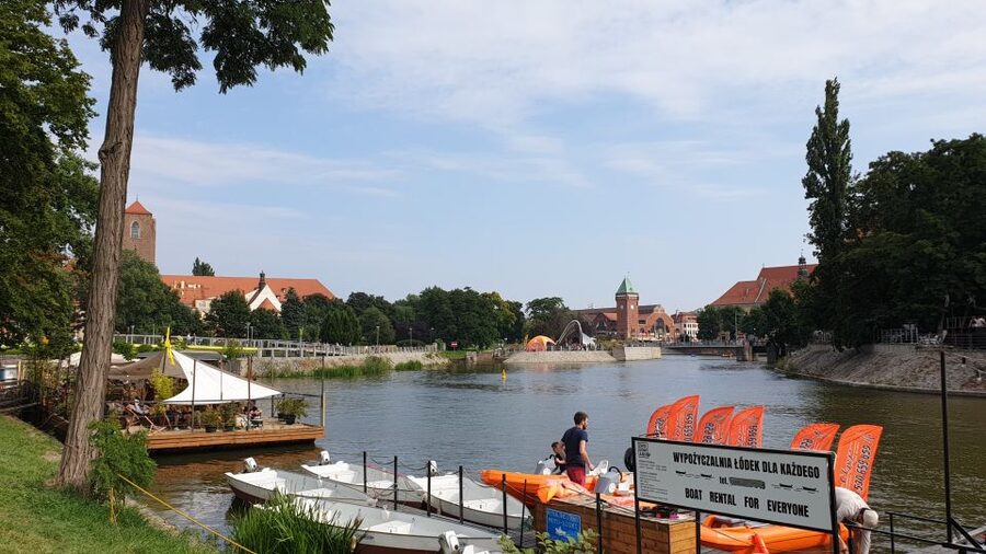 Wrocław: city walk with a professional guide and cruise - Market Square and the route to Plac Solny
