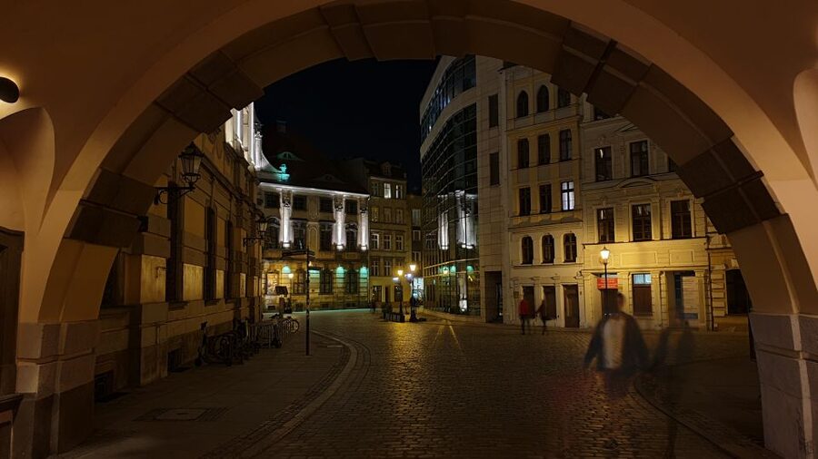 Wroclaw: Guided City Night Tour (2 hours) - Key points to know before you book