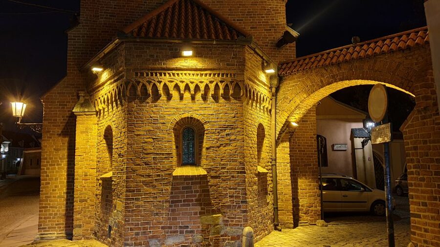 Wroclaw: Guided City Night Tour (2 hours) - Crossing Sand Island and Tumski Bridge
