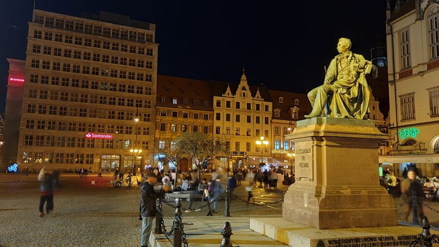 Wroclaw: Guided City Night Tour (2 hours) - Cathedral Island, the strongest part of the walk