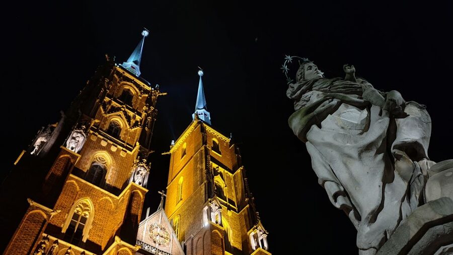 Wroclaw: Guided City Night Tour (2 hours) - What the $47 price gets you