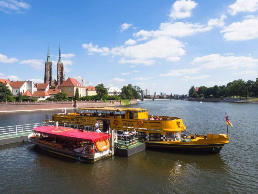 Wrocław: Long City Walk and River Cruise - St. Elizabeth’s Church and the city’s smaller stories