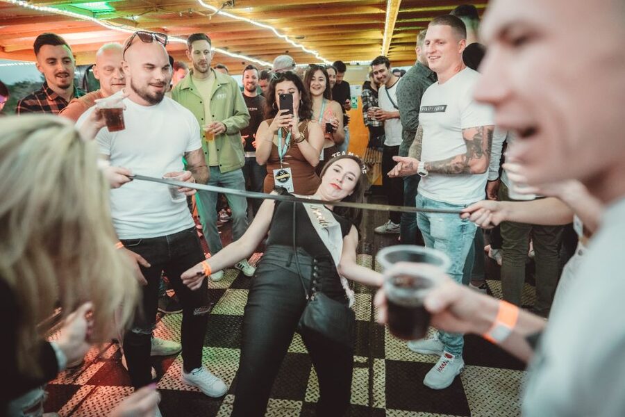 Wroclaw: Oder River Boat Party with Unlimited Drinks - Who will enjoy this most