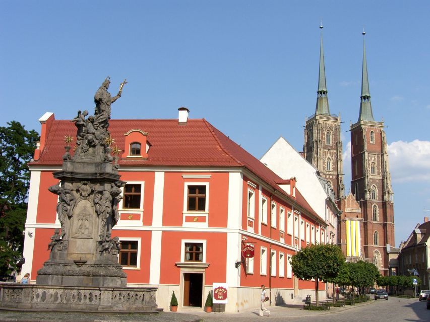 Wroclaw: Old City Walk and Cruise with Small Gondola - Hunting for Wrocław’s famous dwarves