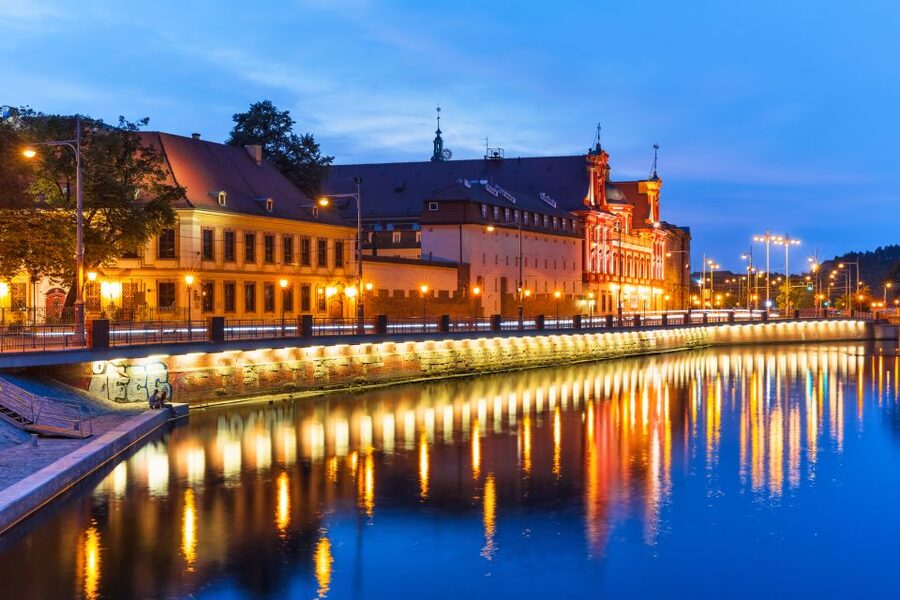 Wroclaw Old Town Highlights Private Walking Tour - Market Square, townhouses, and the Gothic Town Hall
