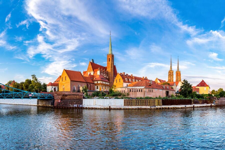 Wroclaw: Private Old Town Guided Walking Tour (2 hours) - A short taste of Wroclaw at Market Hall