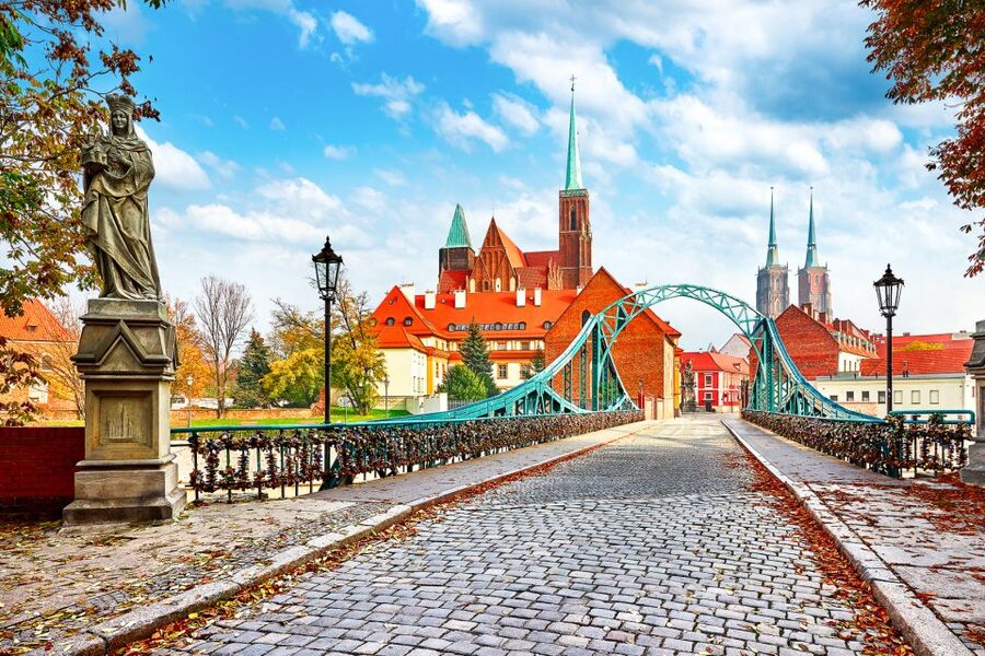 Wroclaw: Private Old Town Guided Walking Tour (2 hours) - Ending by the Oder promenade