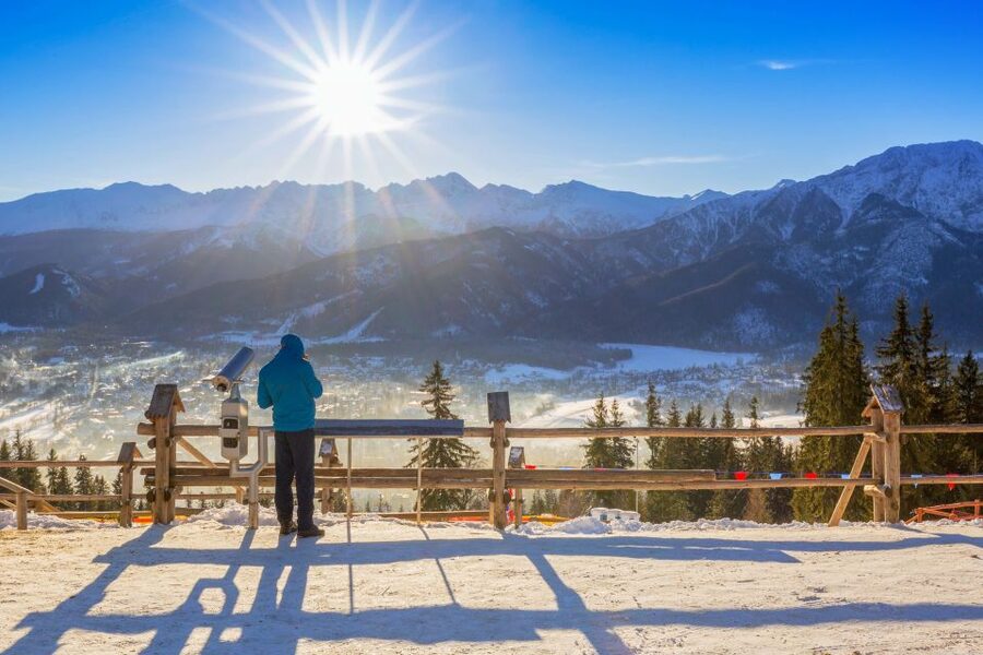 Zakopane and Chocholow Thermal Baths Tour from Krakow - The long morning ride south from Krakow