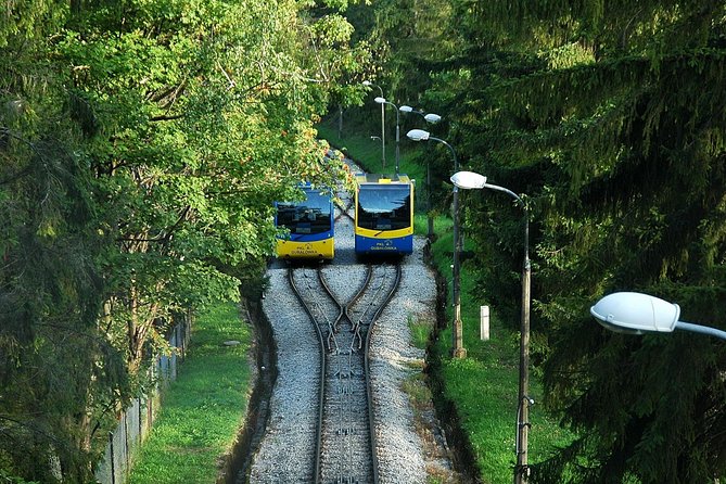 Zakopane Guied Tour: Cable Car, Local Spirits & Thermal Baths - What the guides add to the experience